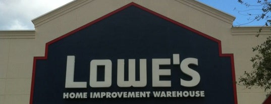 Lowe's is one of Lieux qui ont plu à Stephen.