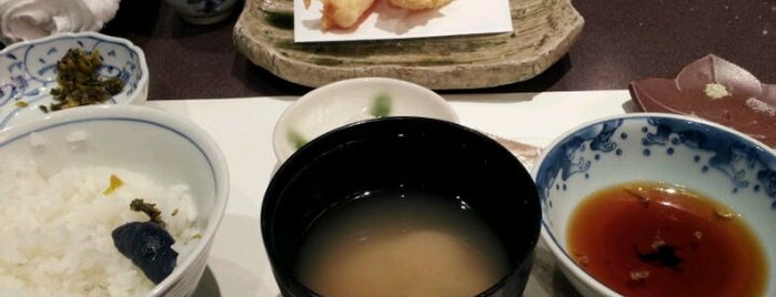 Tempura Tsunahachi is one of 食い倒れ隊が行くっ！.