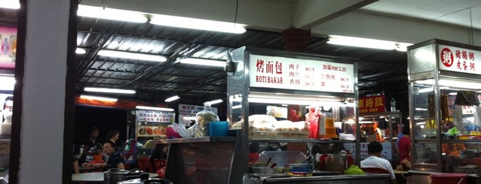 Alma Food Court is one of Tempat yang Disukai ꌅꁲꉣꂑꌚꁴꁲ꒒.