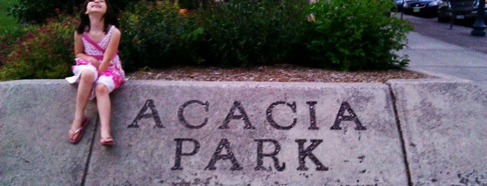 Acacia Park is one of James'in Beğendiği Mekanlar.