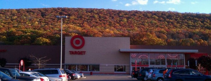 Target is one of Lugares favoritos de Jen.