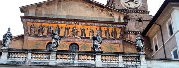 Basilica di Santa Maria in Trastevere is one of Rome | Italia.