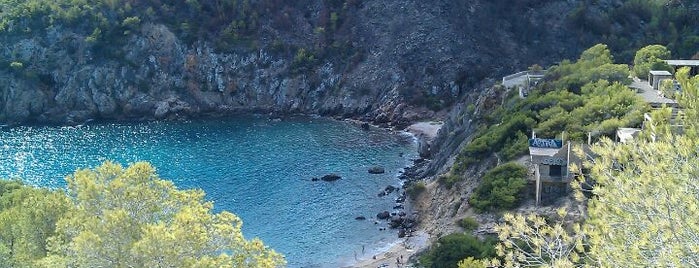 Caló d'En Serra is one of Playas de Ibiza.