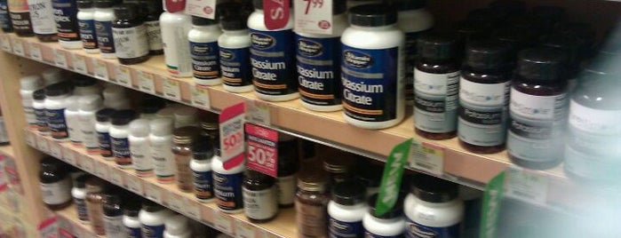 The Vitamin Shoppe is one of Posti che sono piaciuti a Eric.