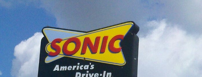 Sonic Drive-In is one of DOG FRIENDLY WOOF WOOF!.