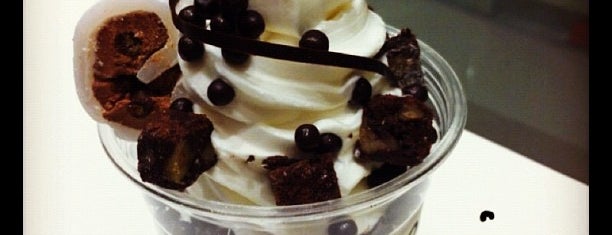 Smile Yogurt & Dessert Bar is one of Winnie’s Liked Places.