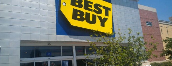 Best Buy is one of Tempat yang Disimpan Lisa.