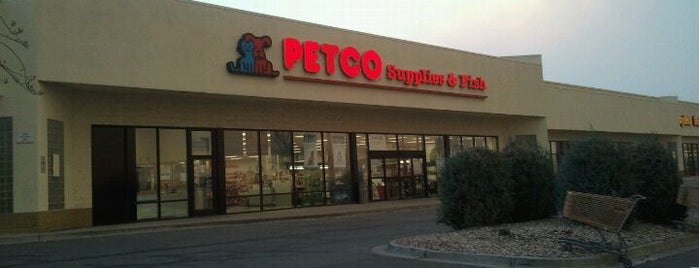 Petco is one of สถานที่ที่ Curt ถูกใจ.