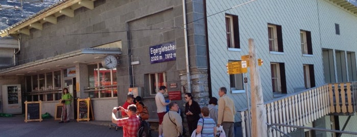 Bahnhof Eigergletscher is one of สถานที่ที่ Endel ถูกใจ.