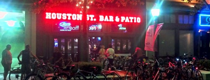 Houston St. Bar & Patio is one of Tempat yang Disukai Amber.