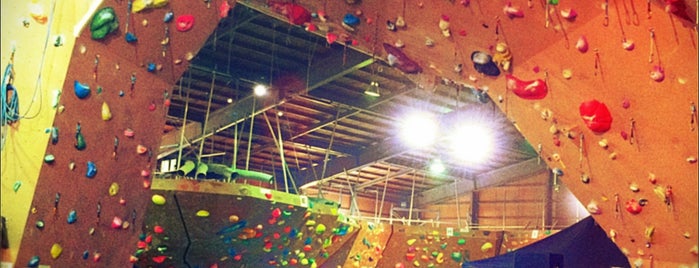 クライムパーク Base Camp is one of Climbing Gyms.