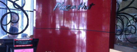 Pizza Hut is one of Makan @ Utara #6.