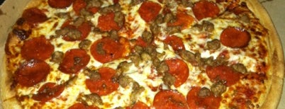Little Caesars Pizza is one of Posti che sono piaciuti a JJ.