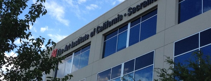 The Art Institute of California - Sacramento is one of Orte, die Dustin gefallen.