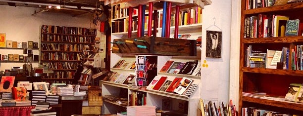 Spoonbill & Sugartown Books is one of Danyel'in Beğendiği Mekanlar.