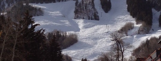 Aspen, CO is one of Best Winter Sports Locales.
