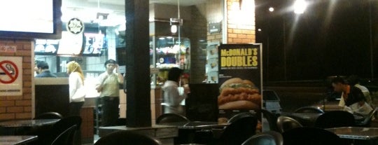 McDonald's is one of Orte, die Chew gefallen.