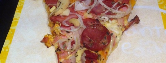Santo Pedaço Pizza is one of Opnião.