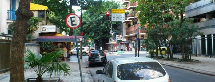 Rua Vinícius de Moraes is one of Lugares favoritos de Bruna.