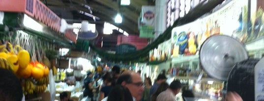 Mercado Municipal de Curitiba is one of Cursos e aulas de fotografia.