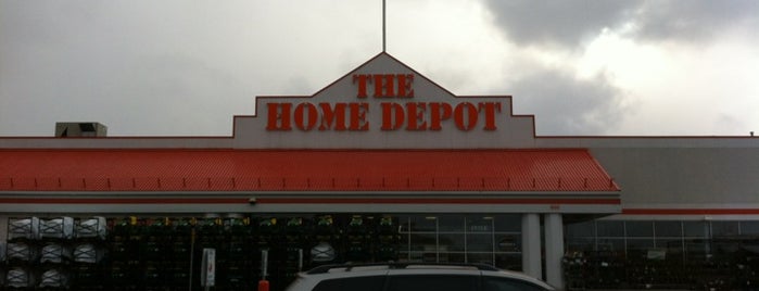 The Home Depot is one of Locais curtidos por Ron.
