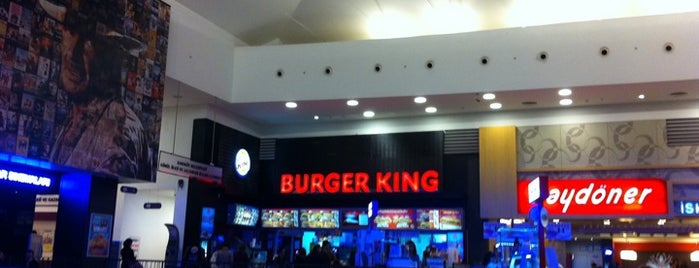 Burger King is one of Locais curtidos por Sebahattin.