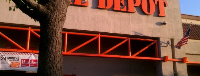 The Home Depot is one of Aaron 님이 좋아한 장소.