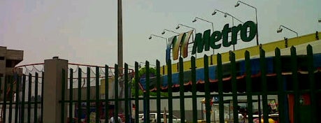 Metro is one of Lima II.