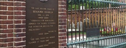 Benjamin Franklin's Grave is one of Chris : понравившиеся места.