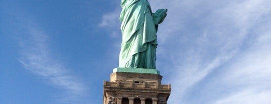 Statue de la Liberté is one of NYC's Iconic Buildings.