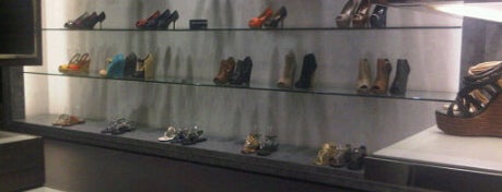 Pedro Woman Shoes Store is one of kick.