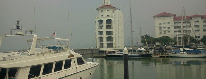Straits Quay Lighthouse is one of Straits Quay.