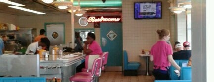 The Diner on Abercorn is one of Nikitaさんのお気に入りスポット.