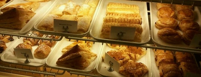 Yiya's Bakery is one of Gespeicherte Orte von Kimmie.