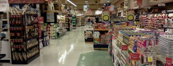 Albertsons is one of Debbieさんのお気に入りスポット.