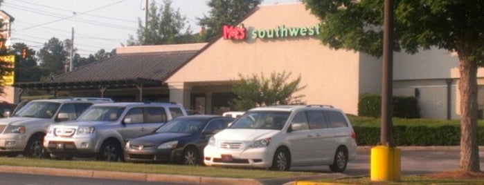 Moe's Southwest Grill is one of สถานที่ที่ Tammy ถูกใจ.