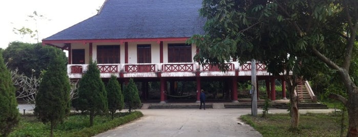 Đền Hoàng Công Chất is one of Dien Bien Place I visited.