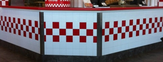 Five Guys is one of Lieux qui ont plu à Felony.