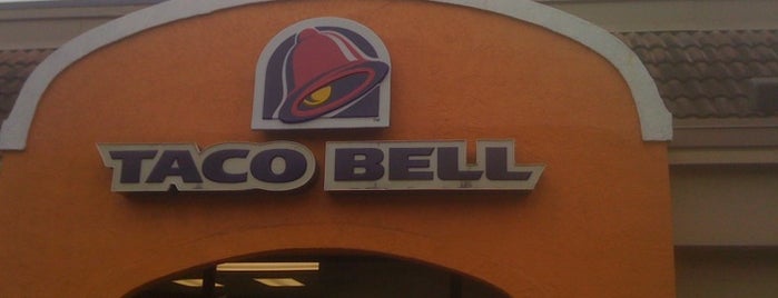 Taco Bell is one of Tempat yang Disimpan Aubrey Ramon.