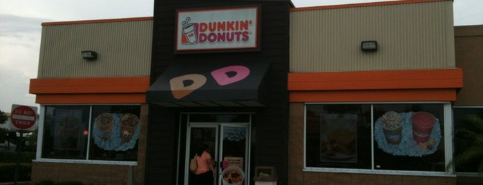 Dunkin' is one of Tempat yang Disukai Stephen.