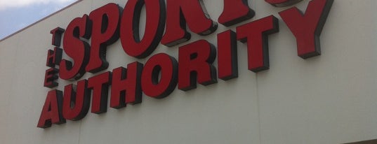 Sports Authority is one of Brianさんのお気に入りスポット.