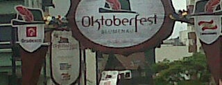 Desfiles da Oktoberfest is one of Agnolli'nin Beğendiği Mekanlar.