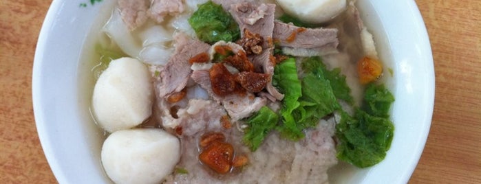 Pitt Street Koay Teow Th'ng (椰腳粿條湯) is one of Penang To-Do.