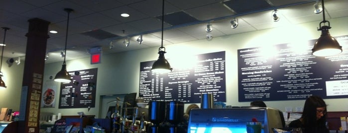 Greenberry's Cafe is one of Lugares favoritos de Hayley.