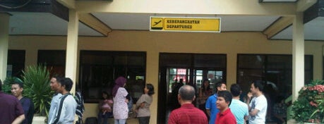 Bandar Udara Sultan Muhammad Kaharuddin Sumbawa (SWQ) is one of Airports in Indonesia.