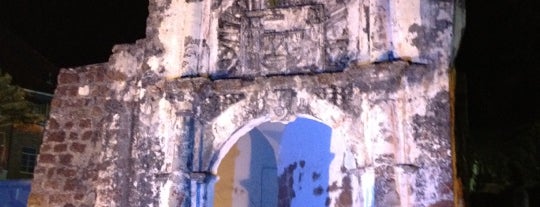 Porta De Santiago (A Famosa Fortress) is one of Tempat yang Disukai Rahmat.