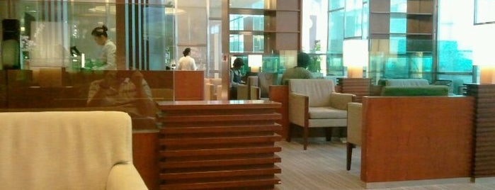 KrisFlyer Gold Lounge (Terminal 3) is one of Airline lounges.