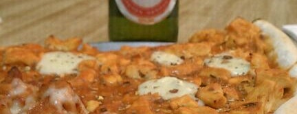 Gigi's Pizza is one of Locais salvos de Eusebio.