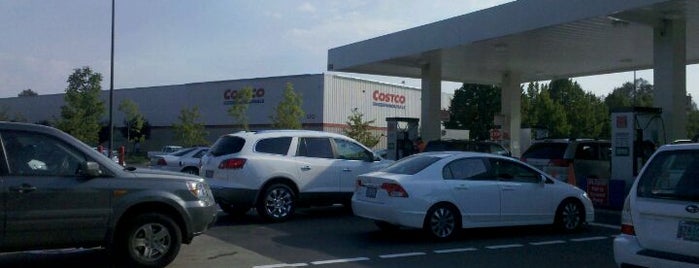 Costco Gasoline is one of Lugares favoritos de Darrin.