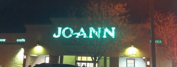 JOANN Fabrics and Crafts is one of Orte, die Andrea gefallen.